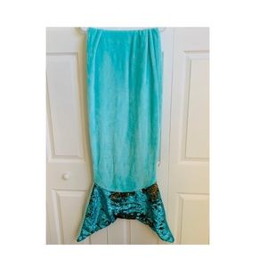Snuggy Tail Mermaid Blanket🌊